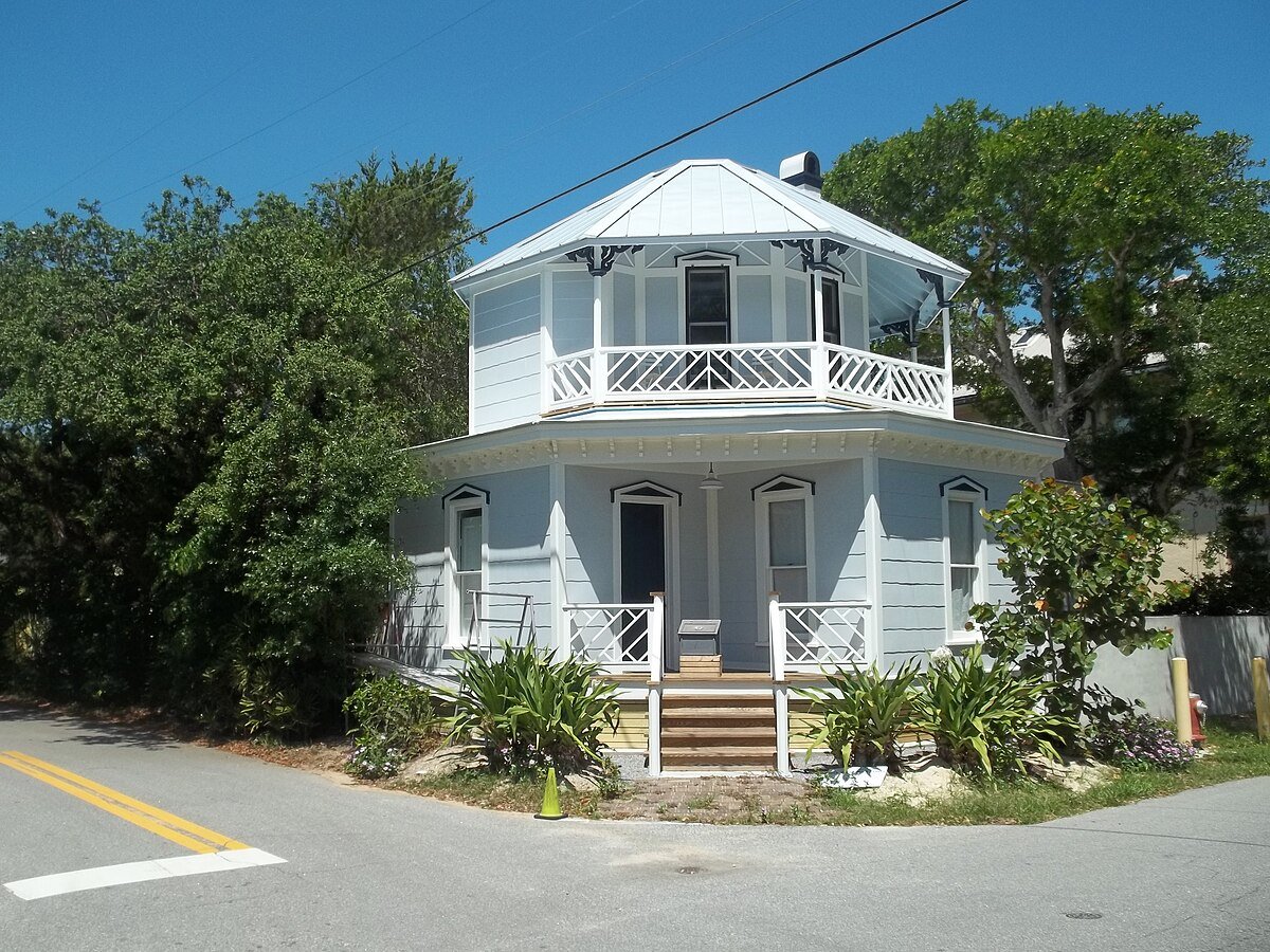 Anastasia_Island_Clapp_Octagon_House06